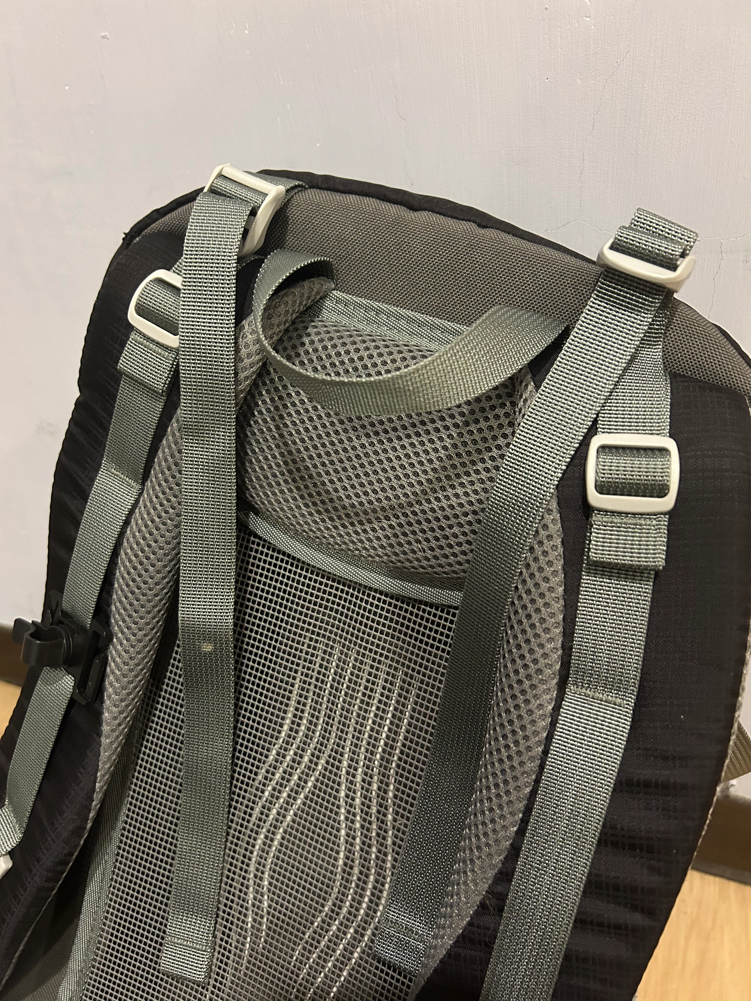 Backpack webbing hardware